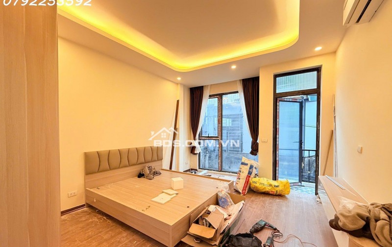 Bán Nhà! Văn Chương. Đống Đa. 27-30m x 4 tầng. Mặt Tiền 5m. Giá bán 7.5 tỷ.